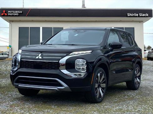 New 2025 Mitsubishi Outlander SE image 1