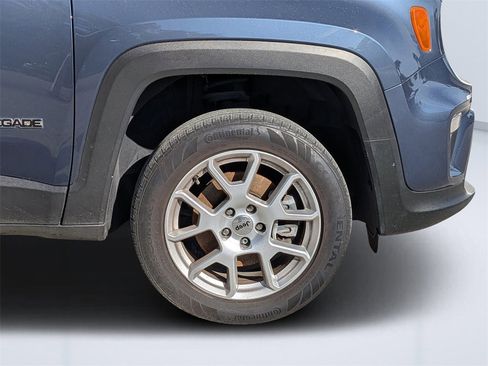 Used 2022 Jeep Renegade Latitude image 11