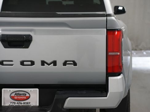 Used 2024 Toyota Tacoma TRD Sport image 10