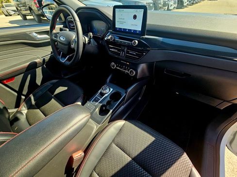 Used 2024 Ford Escape ST-Line AWD/4WD image 9