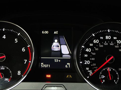 Used 2016 Volkswagen GTI SE FWD image 35