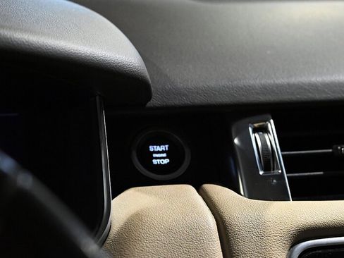 Used 2020 Land Rover Range Rover Sport SE image 47