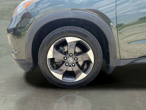 Used 2018 Honda HR-V EX image 36