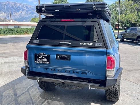 Used 2019 Toyota Tacoma TRD Off-Road AWD/4WD image 6