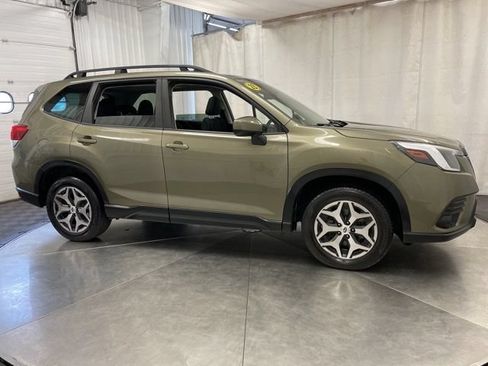 Used 2023 Subaru Forester Premium AWD/4WD image 8