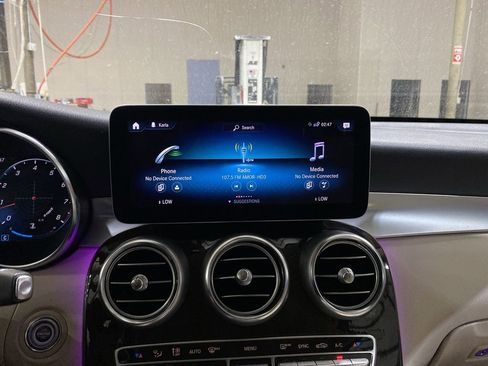 Certified 2022 Mercedes-Benz GLC 300 w/ Premium Package Lite image 7