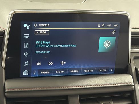 Used 2023 Chevrolet Suburban RST w/ Luxury Package image 18