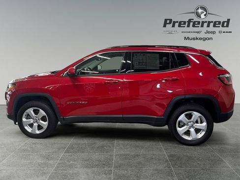 Used 2019 Jeep Compass Latitude AWD/4WD image 9