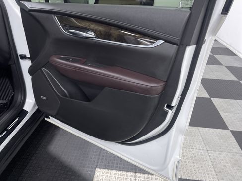 Used 2021 Cadillac XT6 Premium Luxury image 25