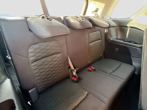 Used 2024 Nissan Pathfinder SV image 26