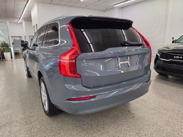 Used 2023 Volvo XC90 B5 Core AWD/4WD image 7