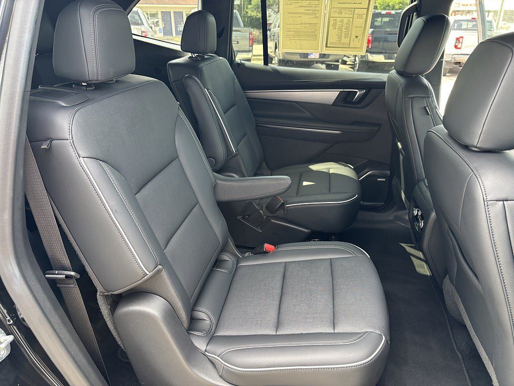 Used 2025 Buick Enclave Preferred AWD/4WD image 18