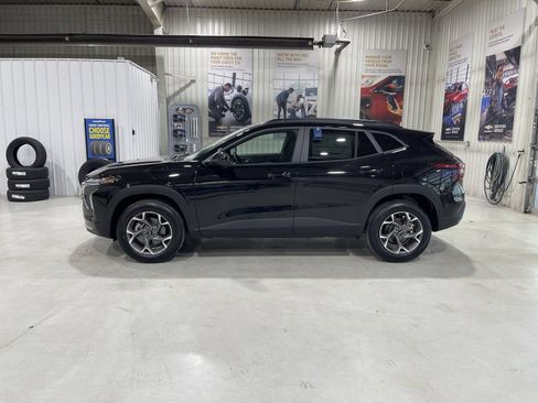 New 2026 Chevrolet Trax LT w/ Driver Confidence Package FWD image 5