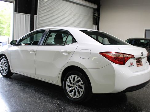 Used 2019 Toyota Corolla LE image 6