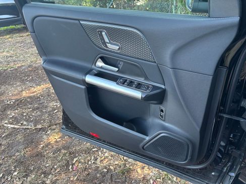 Used 2025 Mercedes-Benz GLA 250 4MATIC image 20