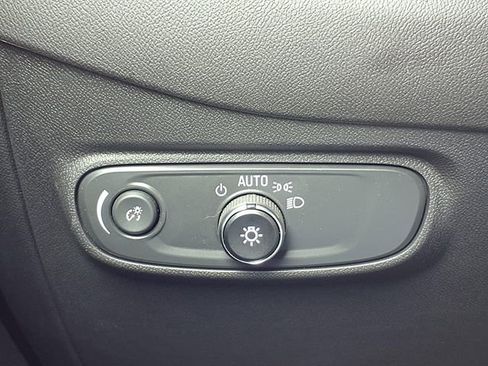 Used 2024 Chevrolet Equinox LS w/ LS Convenience Package image 17