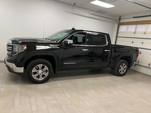 Used 2025 GMC Sierra 1500 SLT AWD/4WD image 9
