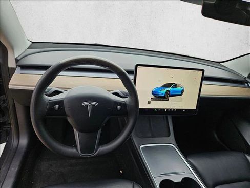 Used 2022 Tesla Model 3 image 16