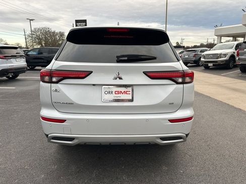 Used 2024 Mitsubishi Outlander SE image 6