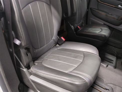 Used 2013 GMC Acadia Denali image 22