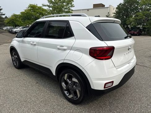Used 2024 Hyundai Venue SEL FWD image 20