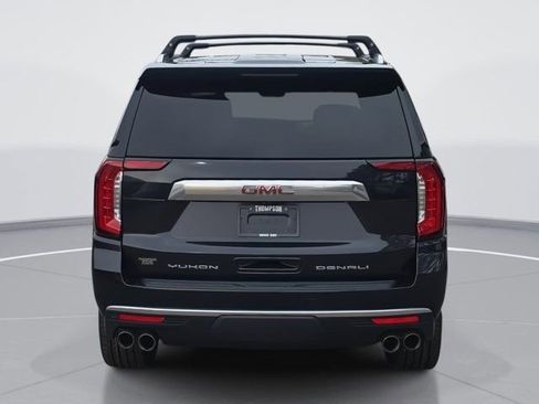 Used 2023 GMC Yukon Denali w/ Advanced Technology Package image 4