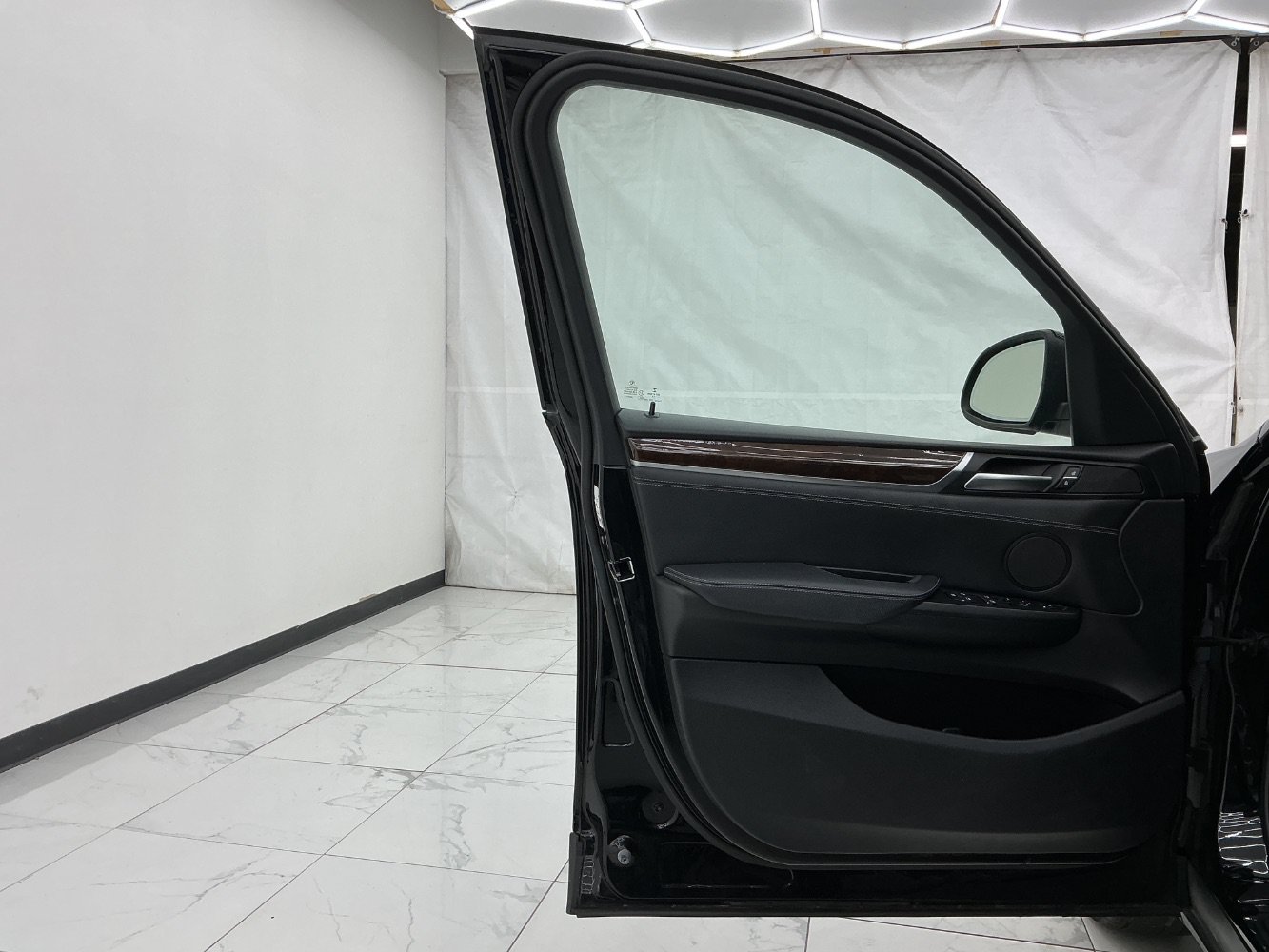Used 2017 BMW X3 xDrive28i AWD/4WD image 18
