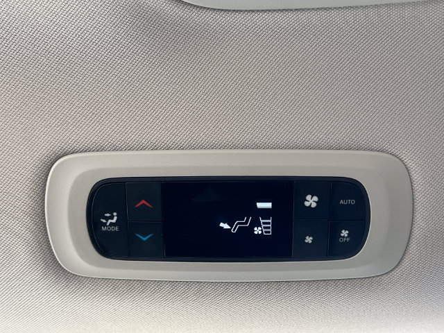 Used 2024 Chrysler Pacifica Touring-L AWD/4WD image 36