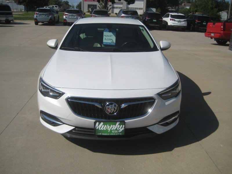 Used 2020 Buick Regal Essence FWD image 2