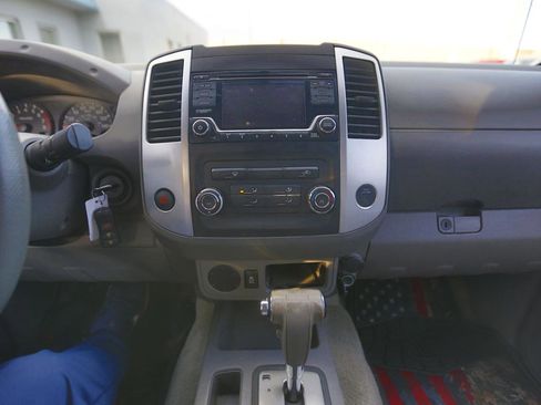 Used 2016 Nissan Frontier SV RWD image 8