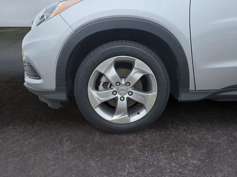 Used 2019 Honda HR-V LX image 14