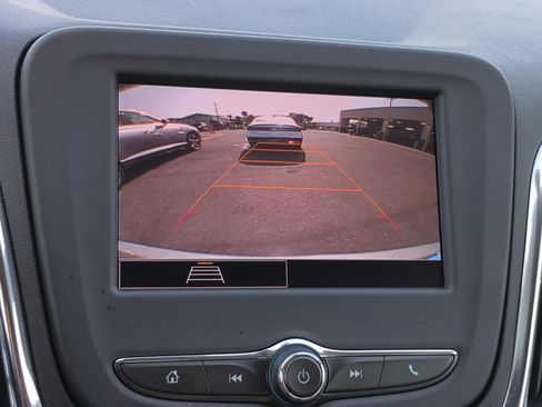 Used 2023 Chevrolet Equinox LS w/ LS Convenience Package FWD image 17