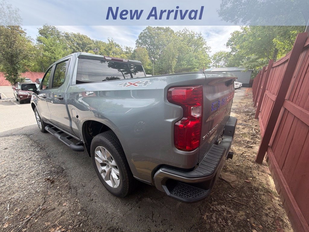 Used 2023 Chevrolet Silverado 1500 Custom AWD/4WD image 10