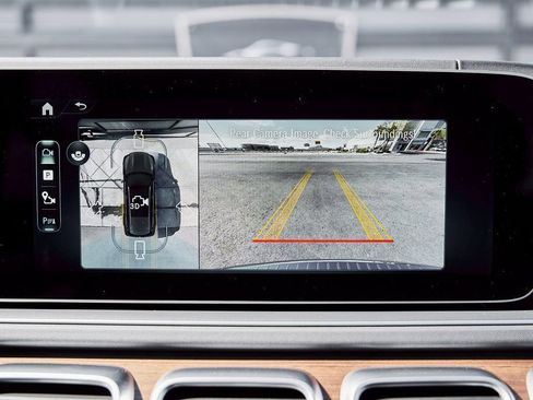 Used 2025 Mercedes-Benz Maybach GLS 600 4MATIC image 90