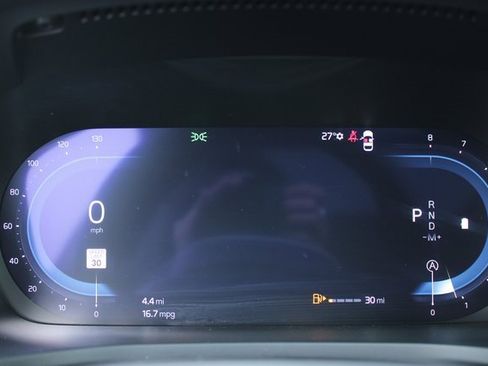 Used 2025 Volvo V60 B5 Cross Country Plus image 28