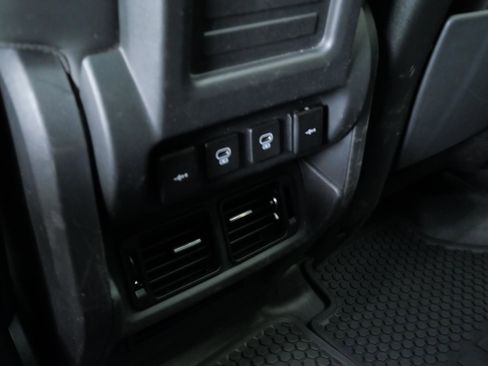 Used 2022 Land Rover Defender 110 X-Dynamic HSE AWD/4WD image 32