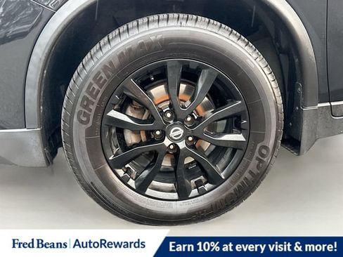 Used 2018 Nissan Rogue SV AWD/4WD image 34