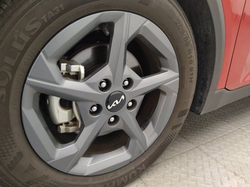 Used 2025 Kia K4 FWD image 31