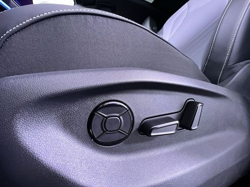 New 2026 Volkswagen Tiguan SE R-Line image 12