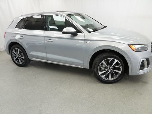 Used 2023 Audi Q5 2.0T Premium w/ Convenience Package AWD/4WD image 5