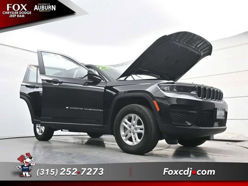 Used 2023 Jeep Grand Cherokee Laredo w/ Luxury Tech Group I image 31