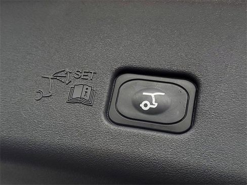 Certified 2024 Lincoln Nautilus Reserve w/ Equipment Group 202A image 12