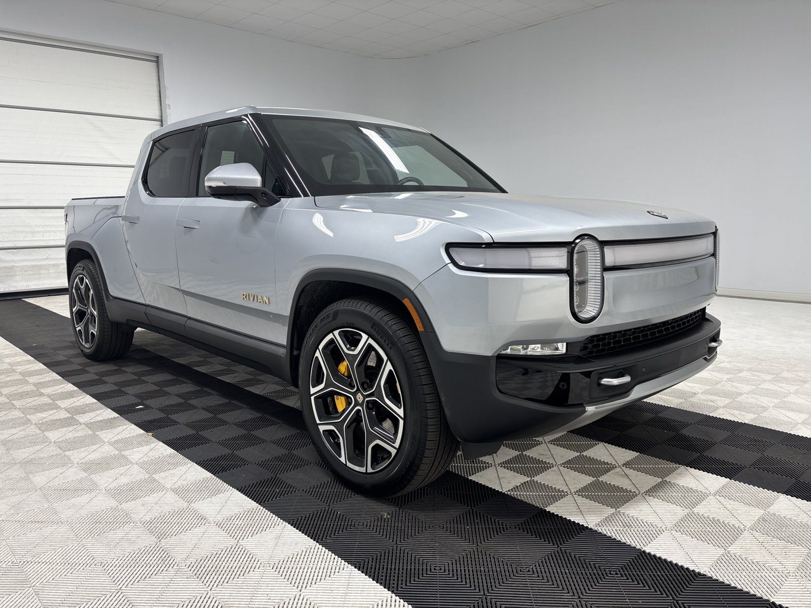 Used 2022 Rivian R1T Launch Edition AWD/4WD image 7