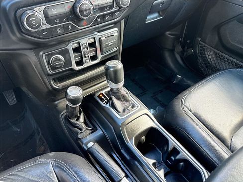 Used 2020 Jeep Wrangler Unlimited Sahara image 18