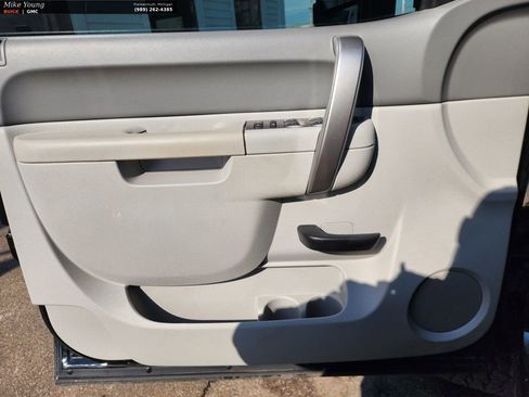 Used 2013 Chevrolet Silverado 2500 LT w/ Interior Plus Package image 28