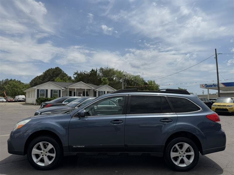 Used 2013 Subaru Outback 2.5i Premium w/ All-Weather Pkg AWD/4WD image 4