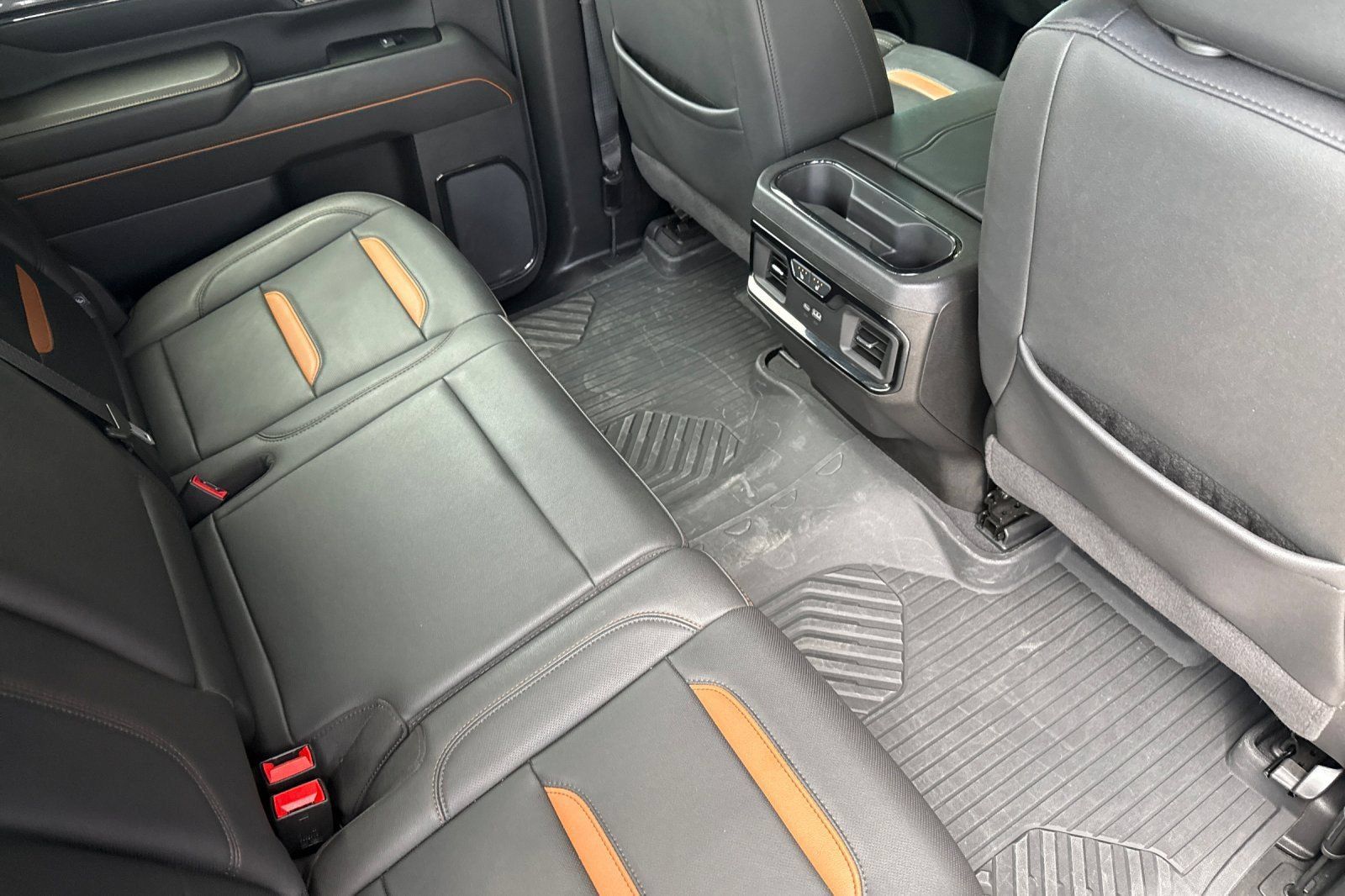 Used 2024 GMC Sierra 2500 AT4 w/ Technology Package AWD/4WD image 16