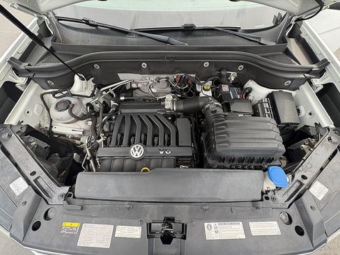 Used 2018 Volkswagen Atlas SEL w/ R-Line Package AWD/4WD image 40