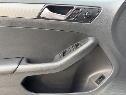 Used 2017 Volkswagen Jetta S FWD image 6