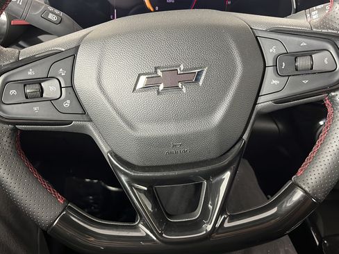 Used 2024 Chevrolet Trax RS w/ Sunroof Package FWD image 35